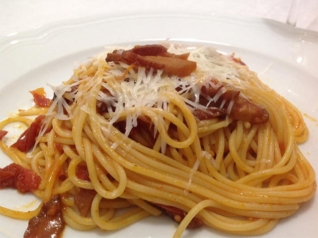 Espaguetis a la Amatriciana Receta original – Chef Stefano Barbato